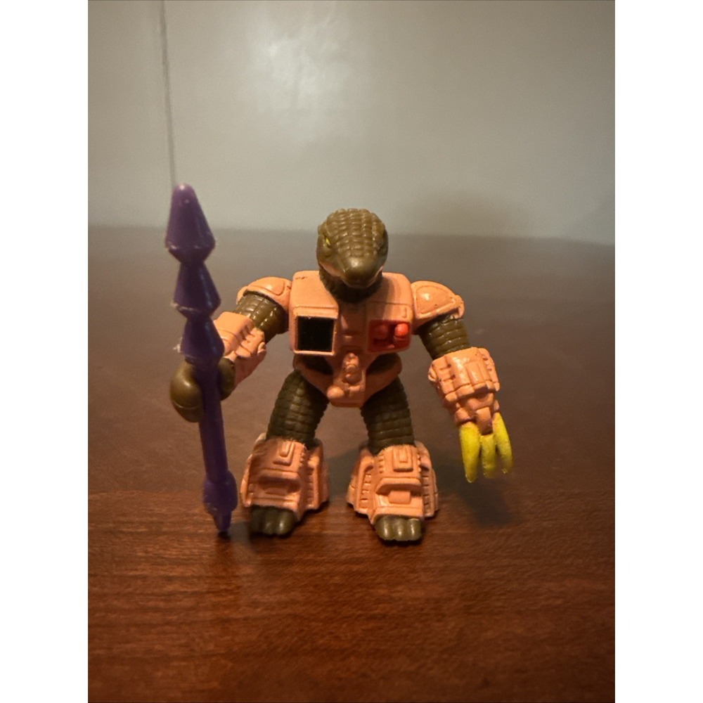 Vintage Hasbro Battle Beasts1987  #65 Tanglin Pangolin weapon